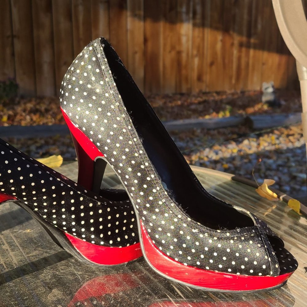 High-heels - Picture 2 of 3